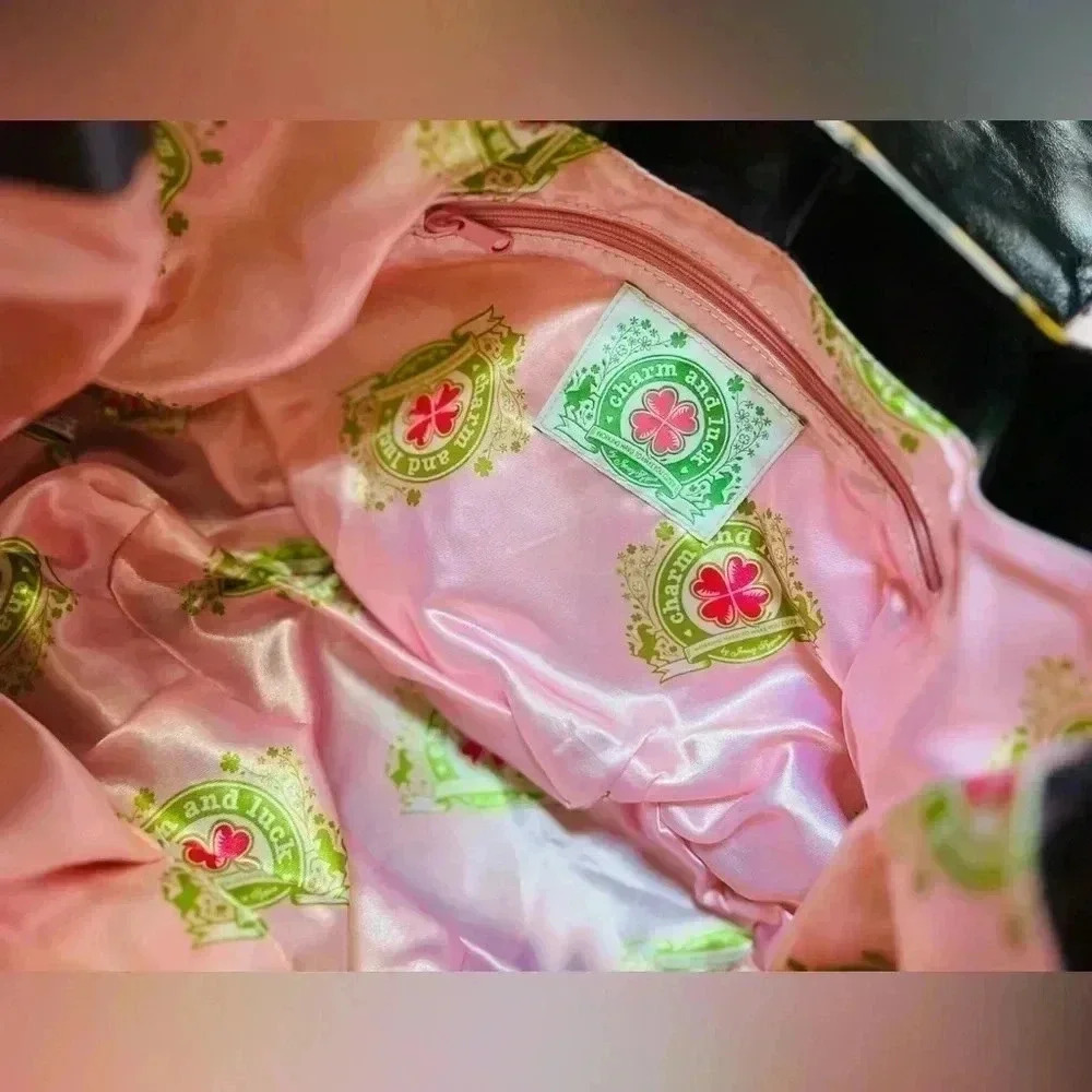 CHARM AND LUCK HANDBAG  GENUINE PATENT LEATHER, PINK SATIN INTERIOR. - Picture 10 of 13